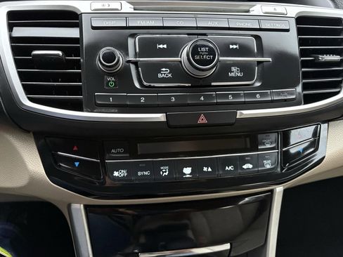 Used 2017 Honda Accord LX image 30