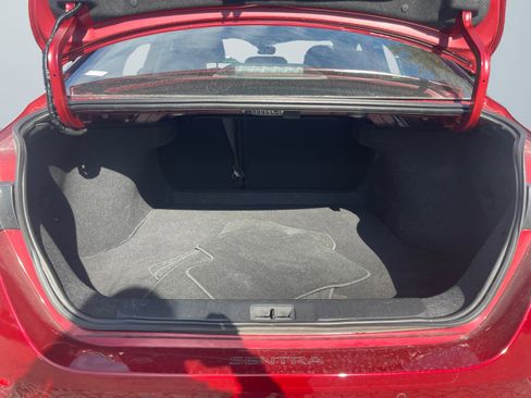 Used 2023 Nissan Sentra SR w/ SR Premium Package image 15