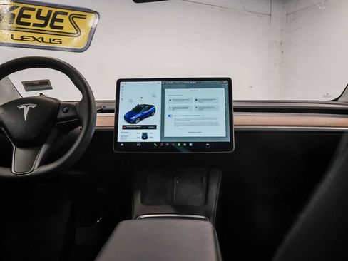 Used 2021 Tesla Model Y Long Range image 13