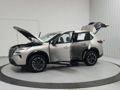 Used 2026 Nissan Rogue Platinum w/ Platinum Premium Package AWD/4WD image 11