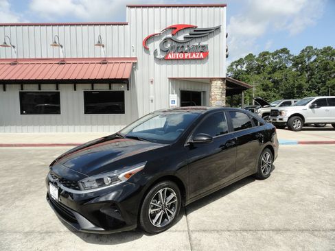 Used 2023 Kia Forte LXS FWD image 1