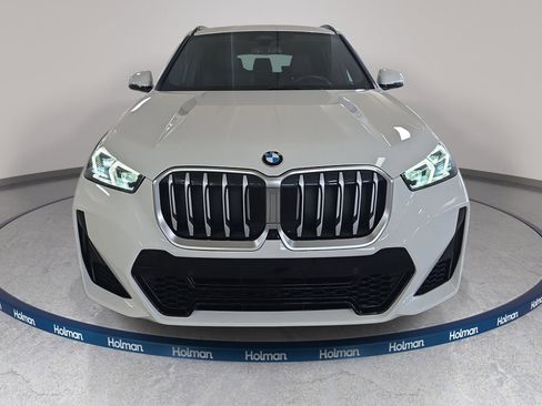Used 2023 BMW X1 xDrive28i w/ Premium Package image 3