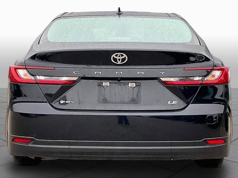 Used 2025 Toyota Camry LE FWD image 5