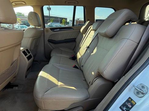 Used 2015 Mercedes-Benz GL 450 4MATIC image 42