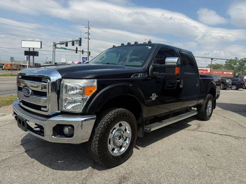 Used 2013 Ford F250 XLT w/ Chrome Pkg AWD/4WD image 3