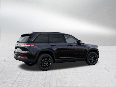 New 2025 Jeep Grand Cherokee Limited image 4