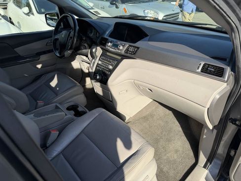 Used 2012 Honda Odyssey Touring Elite image 9
