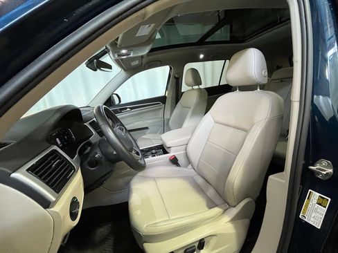 Used 2023 Volkswagen Atlas SE w/ Panoramic Sunroof Package AWD/4WD image 11