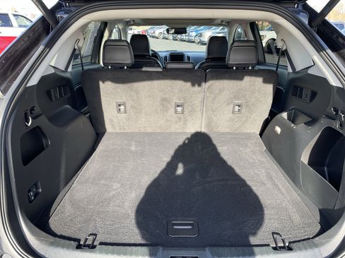 Used 2024 Ford Edge SEL w/ Convenience Package image 6