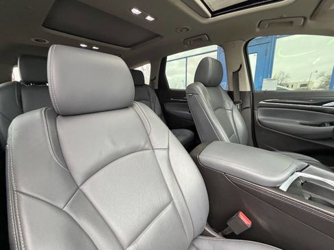 Used 2020 Buick Enclave Essence AWD/4WD image 44