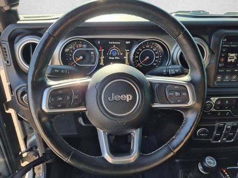 Used 2020 Jeep Gladiator Overland AWD/4WD image 13