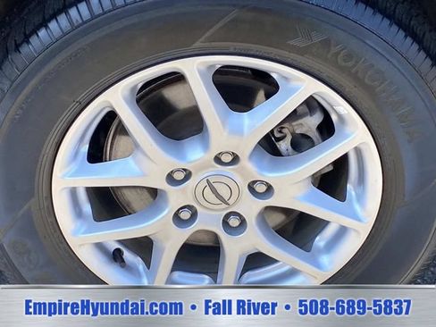Used 2023 Chrysler Voyager LX FWD image 29