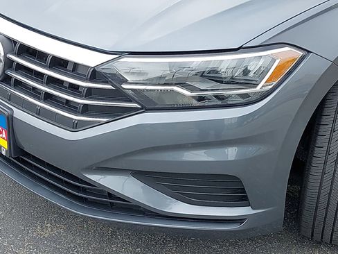 Used 2021 Volkswagen Jetta SE image 30