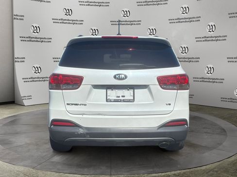 Used 2017 Kia Sorento LX FWD image 4