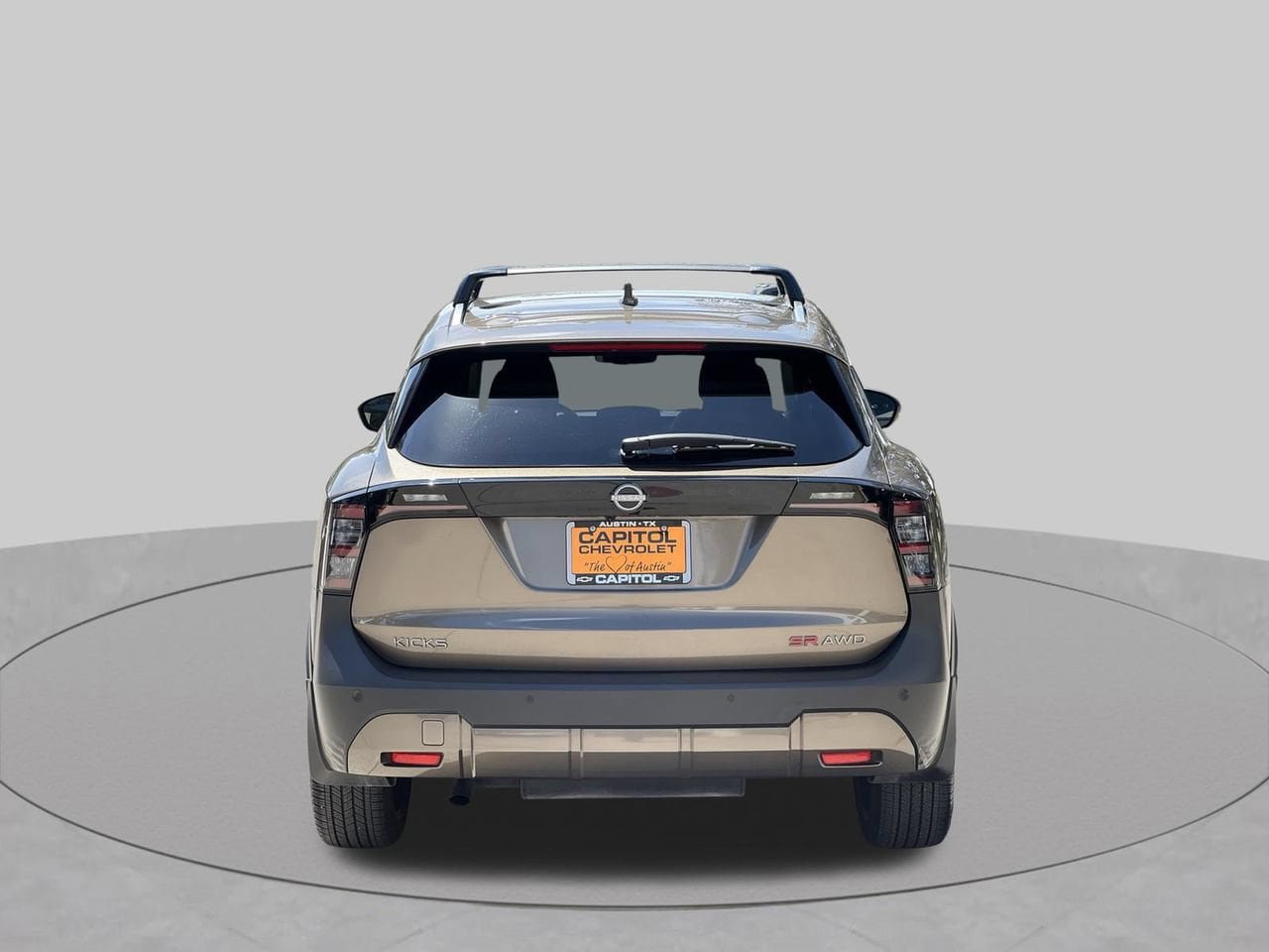 Used 2025 Nissan Kicks SR AWD/4WD image 4