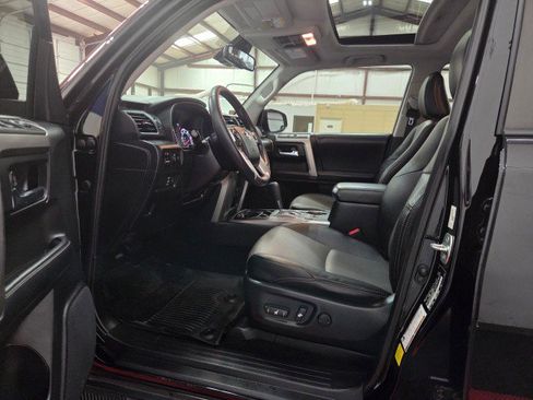 Used 2022 Toyota 4Runner SR5 Premium image 6