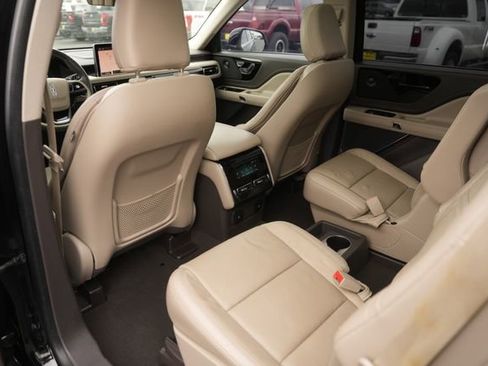 Used 2022 Lincoln Aviator Reserve w/ Elements Package Plus image 12