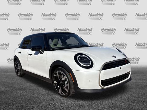 New 2026 MINI Cooper S image 2