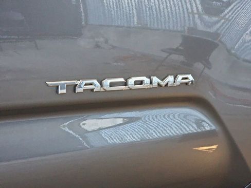 Used 2016 Toyota Tacoma SR5 RWD image 31
