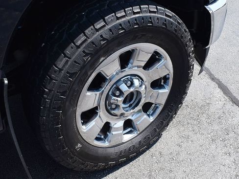 Used 2023 Ford F250 Lariat w/ Lariat Ultimate Package AWD/4WD image 12