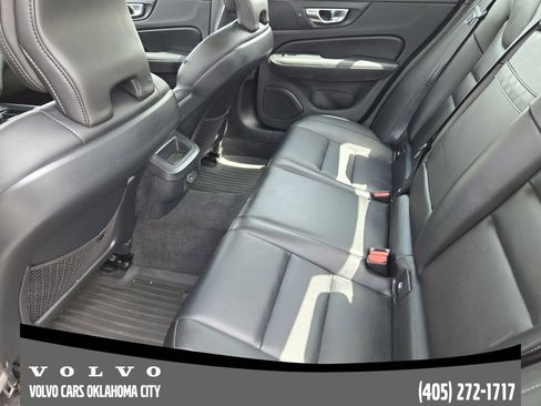 Used 2025 Volvo S60 B5 Core AWD/4WD image 29