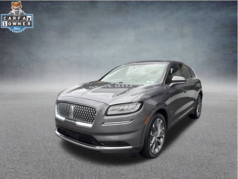 Used 2023 Lincoln Nautilus Reserve image 1