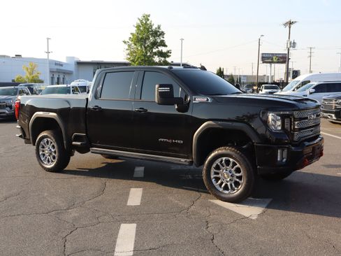 Used 2020 GMC Sierra 2500 AT4 w/ Technology Package AWD/4WD image 2