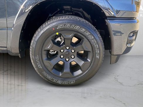 New 2026 RAM 1500 4x4 Crew Cab image 33