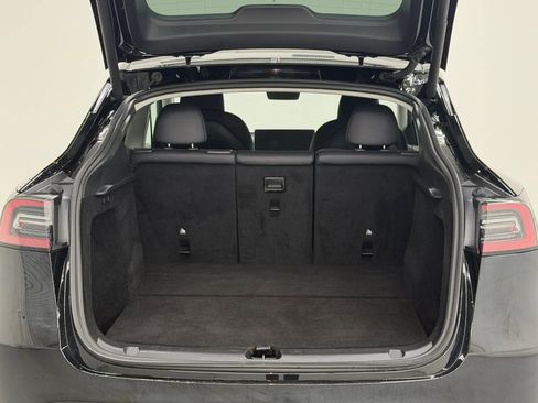 Used 2025 Tesla Model Y Long Range RWD image 33