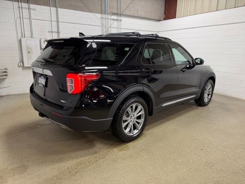 Certified 2020 Ford Explorer XLT w/ Equipment Group 202A image 8