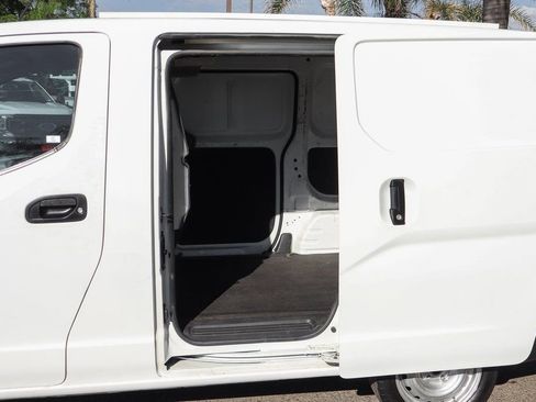 Used 2018 Nissan NV200 S w/ Cruise Control Package image 5