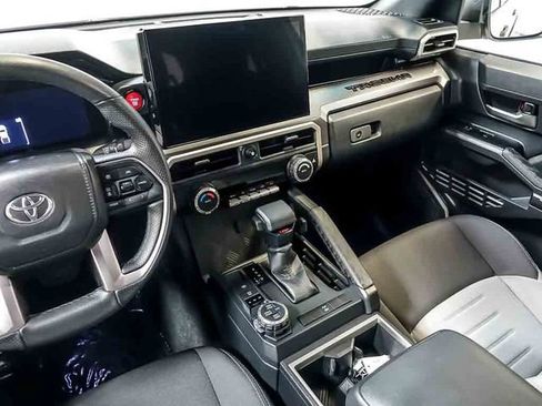 Used 2025 Toyota Tacoma TRD Off-Road AWD/4WD image 17