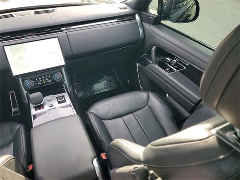 Certified 2023 Land Rover Range Rover SE image 16