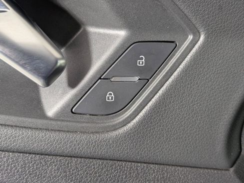 Used 2020 Audi Q3 2.0T Premium Plus w/ Premium Plus Package image 27