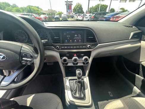 Used 2019 Hyundai Elantra SEL FWD image 8