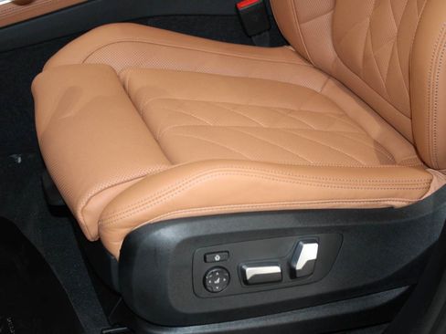 Used 2026 BMW X5 sDrive40i RWD image 14