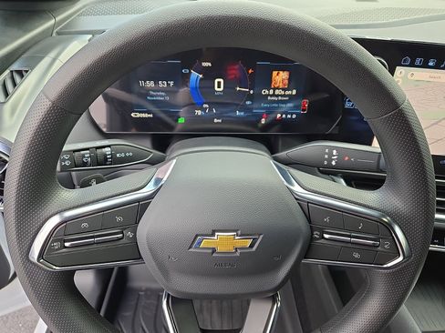 New 2026 Chevrolet Equinox EV LT image 17