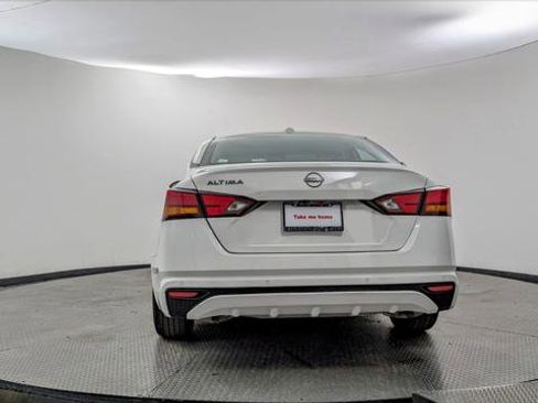 Used 2025 Nissan Altima 2.5 SV image 7