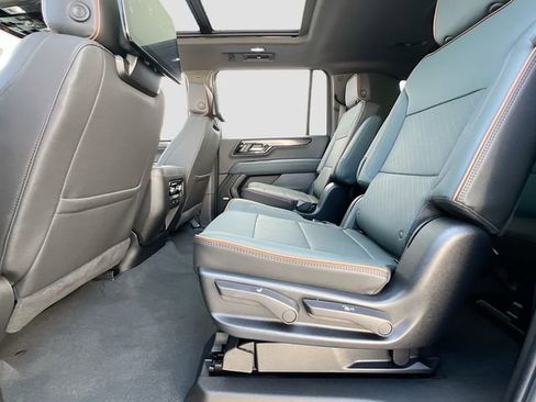 New 2026 GMC Yukon XL AT4 w/ AT4 Premium Plus Package AWD/4WD image 17