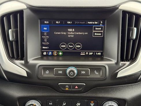 Used 2024 GMC Terrain SLE image 23