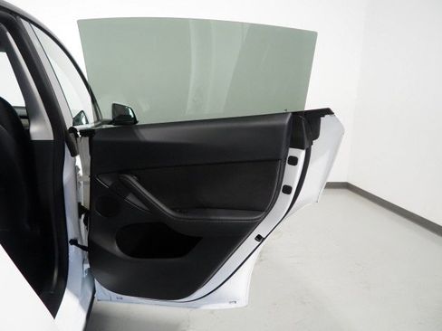 Used 2023 Tesla Model Y Long Range AWD/4WD image 53