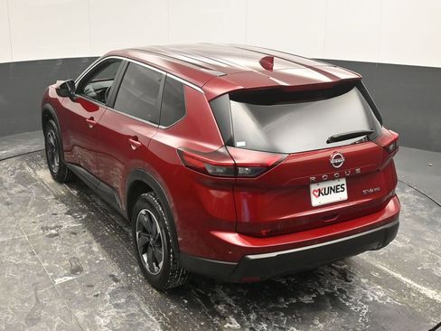Used 2024 Nissan Rogue SV image 46