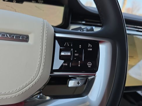 New 2026 Land Rover Range Rover Long Wheelbase SE image 18