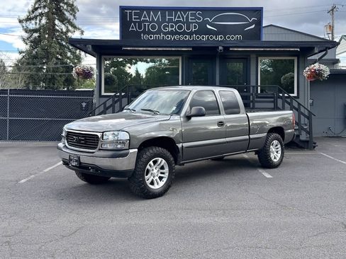 Used 1999 GMC Sierra 1500 SL w/ Marketing Option Pkg AWD/4WD image 2