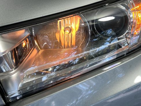 Used 2017 Toyota Highlander XLE image 12