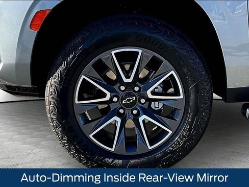 Certified 2024 Chevrolet Suburban Z71 w/ Luxury Package image 33