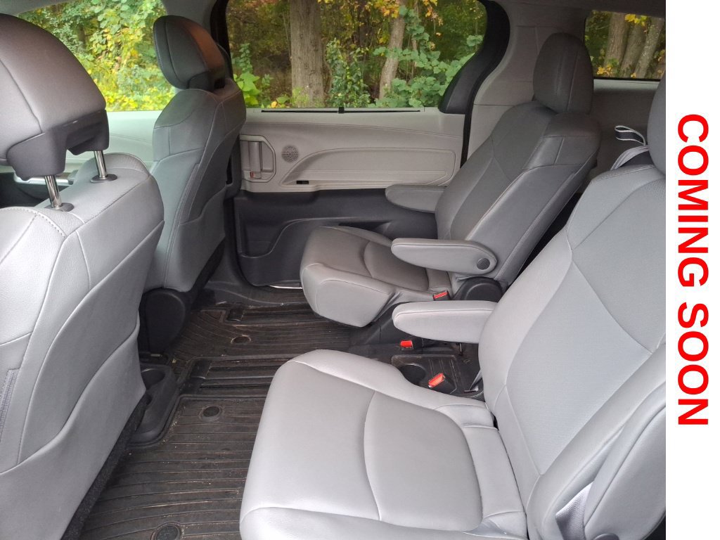 Used 2022 Toyota Sienna XLE FWD image 11