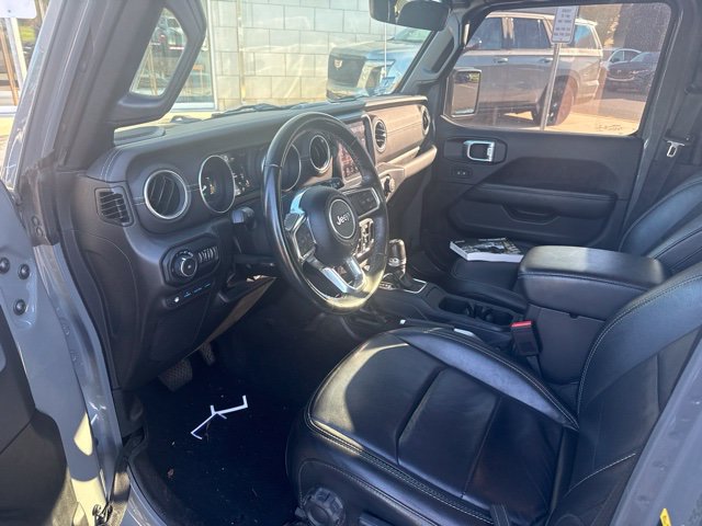 Used 2022 Jeep Wrangler Unlimited Sahara AWD/4WD image 14