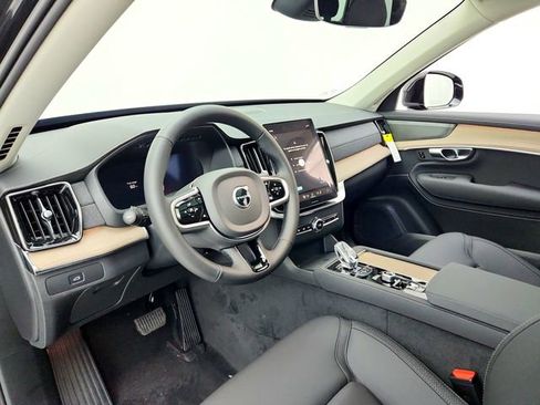 New 2026 Volvo XC90 B6 Plus w/ Protection Package Premier image 20