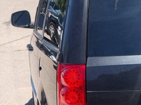 Used 2016 Dodge Grand Caravan R/T FWD image 20